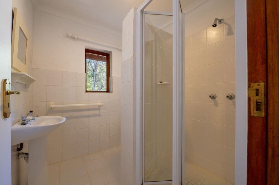 To Let 4 Bedroom Property for Rent in Brenton On Lake Western Cape